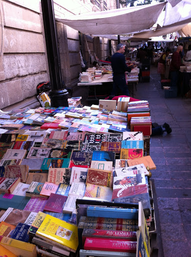 Callejón Condesa (tianguis de libros) - Thumbnail