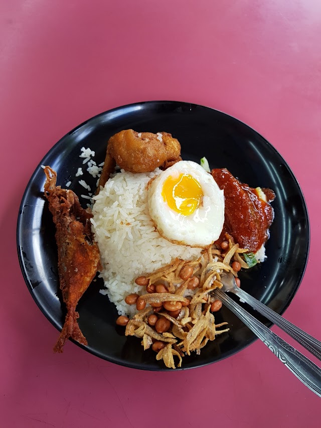Adam's Corner Seafood Restaurant