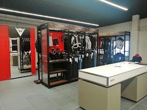 Photo n°28 de Dainese Grenoble - PÔLE MOTOS 38 à Seyssins (Magasin de vêtements)