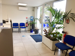 Photo n°2 de Albax Carrosserie - Mandelieu Cannes La Bocca à Mandelieu-la-Napoule (Service de remorquage)