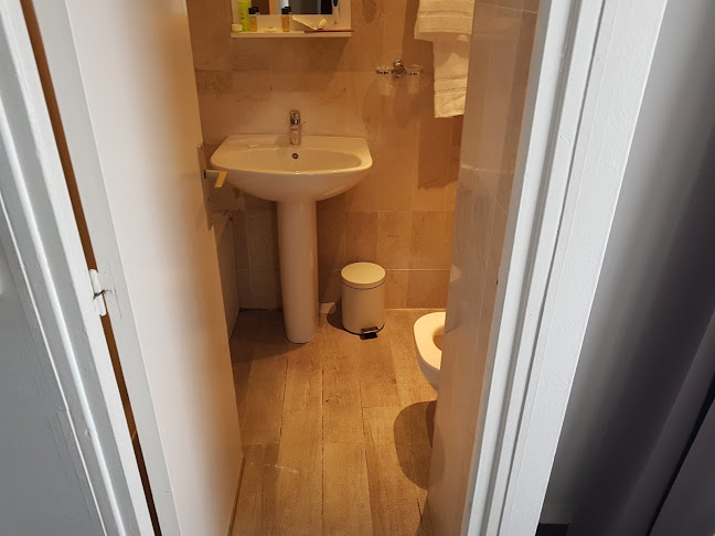 32 Rue de l'Exposition, 75007 Paris, France