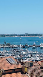 Photo n°8 de VTC CANNES | CHAUFFEUR PRIVÉ | RIVIERATOURS By CocochicEvents à Cannes (Service de chauffeur particulier)