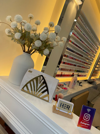 Her Nail Studio - Thumbnail
