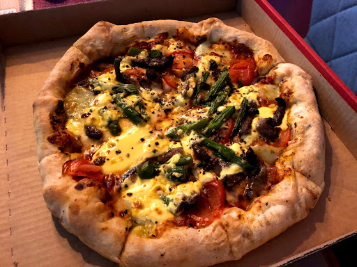 Domino's Pizza Worms - Thumbnail