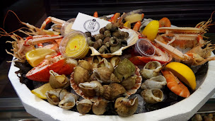 Photo n°97 de Chez Léon Huîtres et Coquillages Livraison Plateaux/Vente à emporter à Lyon (Bar-restaurant à huîtres)