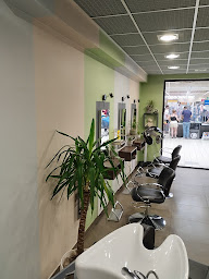 Photo n°15 de Pop Coiffure Falaise salon mixte à Falaise (Salon de coiffure)