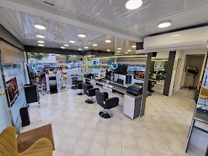 Photo n°21 de Arte coiffure Miche l🇨🇵 Lina à Maisons-Alfort (Salon de coiffure)