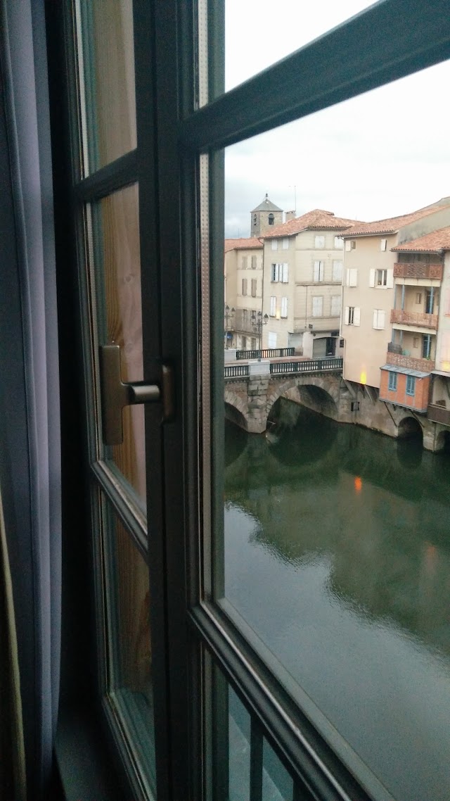 Grand Hotel