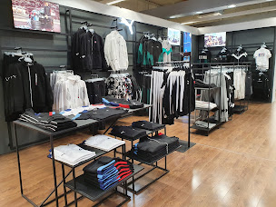 Photo n°23 de Gedenim Sport & Jeans à Villers-Semeuse (Magasin de vêtements)