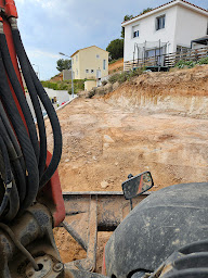 Photo n°6 de JC BENNES ET TERRASSEMENT à Saint-Mitre-les-Remparts (Entreprise de terrassement)