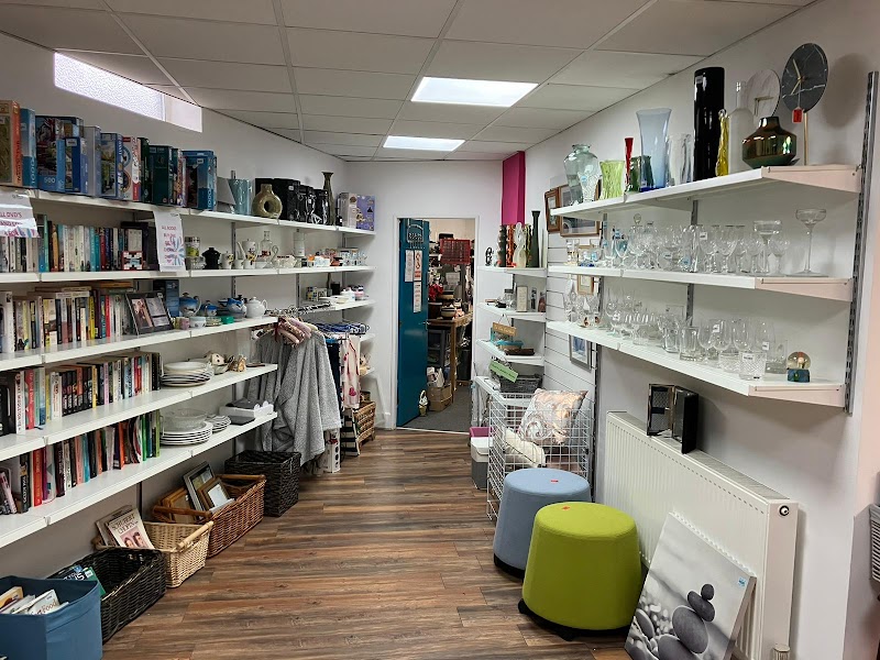 Birmingham Hospice shop - Selly Oak photo 2