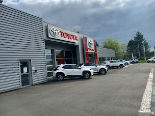 Photo n°1 de Toyota STA 41 Romorantin à Romorantin-Lanthenay (Vendeur de voitures d'occasion)