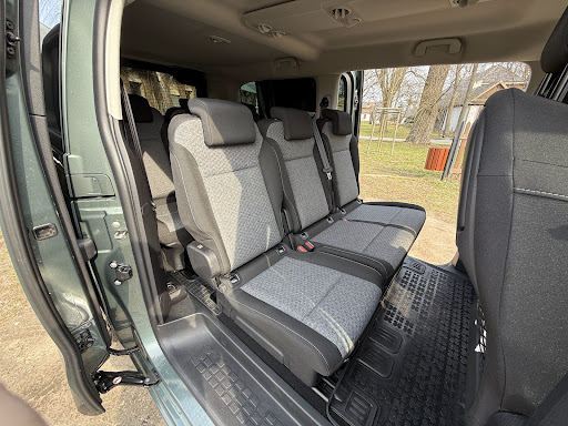 Grupa Nexus wypożyczalnia samochodów BUSÓW 8-9 osobowych, przewóz osób