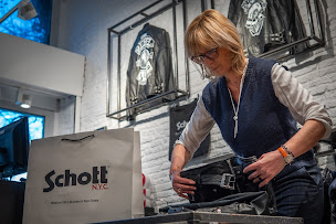 Photo n°4 de Schott Store Lille à Lille (Magasin de vêtements)