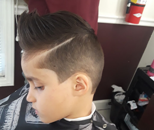 La Tijera Dorada Hair Salon y Barberia - Thumbnail