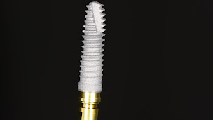 Photo n°5 de Dr Louis Huault - Implantologie - Chirurgie orale - Parodontologie à Talence (Cabinet d'implants dentaires)