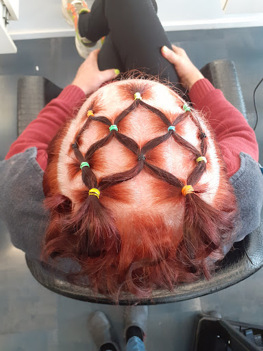 H B Salon - Visual
