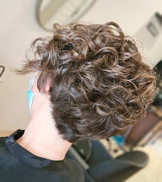 Photo n°17 de Au delà du miroir à Saint-Jean-de-Maurienne (Salon de coiffure)