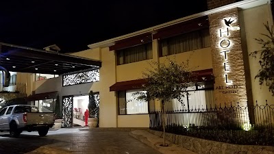Photos of Quindeloma Hotel