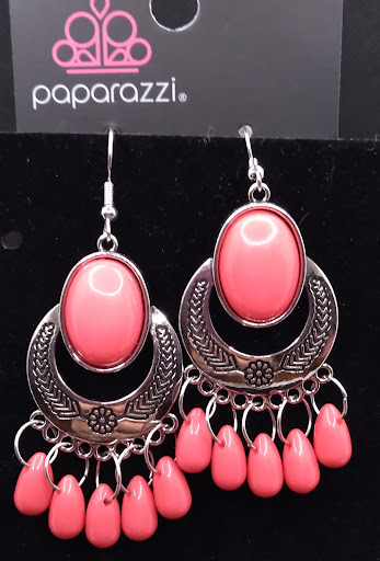 Queen of Pink and Bling - Thumbnail