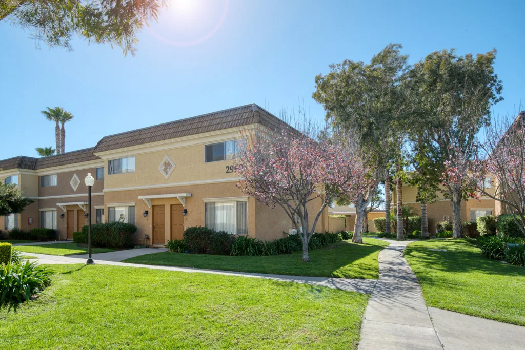 Monterey Villas Apartments