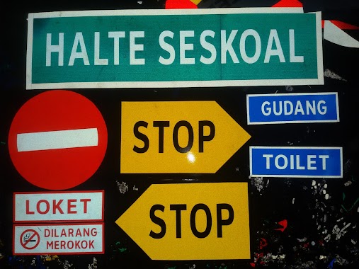 Production of traffic signs, Author: Produksi Rambu-Rambu Lalulintas