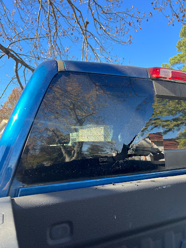 Richie's Discount Auto Glass Logo
