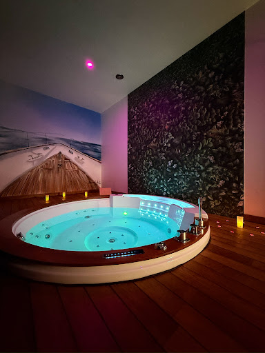 Photo de L'Évasion en Somme - Deux Maisons romantiques avec Jacuzzi Sauna Hammam privatif. à Bray-sur-Somme (80340)