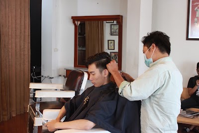 Photos of Mark the Barber - Kaliurang