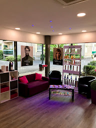 Photo n°13 de Line's Coiffure à Oullins (Salon de coiffure)