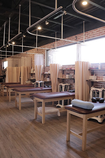Advanced Chiropractic - Visual