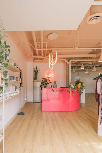 Daughters Salon - Visual