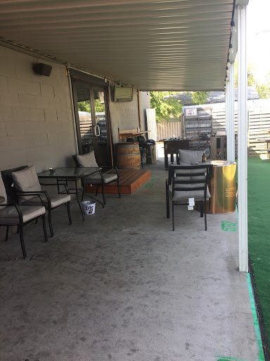 Underdogs Sports Pub N Grill - Thumbnail