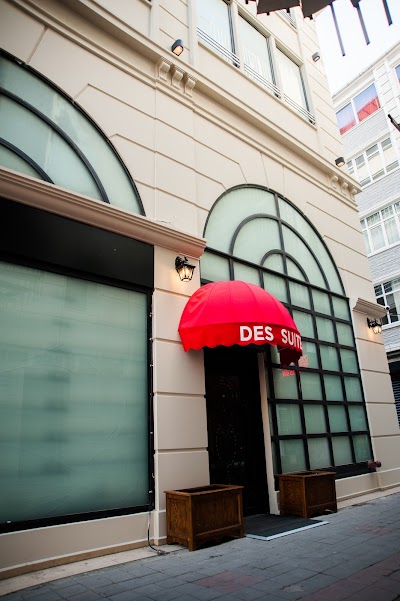 DES Suites Hotel