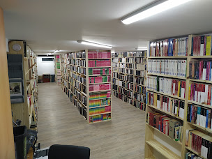 Photo n°1 de Au petit bouquin à Lèves (Librairie de livres d'occasion)