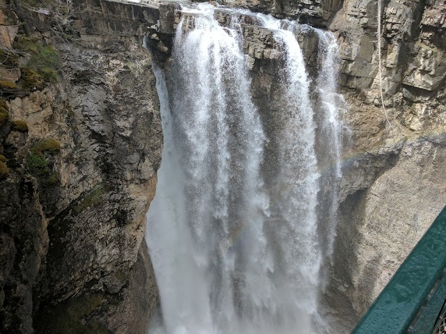 Johnston Canyon Hiking Area