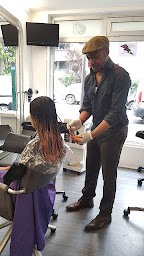 Photo n°13 de PRINCEMKU COIFFURE à Paris (Salon de coiffure)