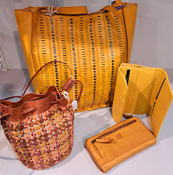 Photo n°2 de Maroquinerie Loustaunau | (H/F) | Sacs à main, à dos, Valises, Bagages, Ceintures, Gants, Parapluies. à Orthez (Magasin de maroquinerie)