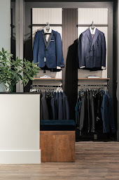 Photo n°12 de HAFNIUM BESANÇON - Costumes et vêtements Homme à Besançon (Tailleur pour hommes)