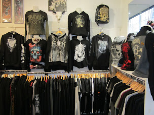 Photo n°7 de Le shop des cultures (YUNGASIGN) à Montélimar (Boutique de figurines)