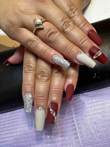 Serendipity Nails and Massage - Thumbnail