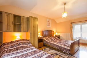 Photo n°1 de Gîtes Elisabeth POINSOT à Mirebeau-sur-Bèze (Agence de location de maisons de vacances)