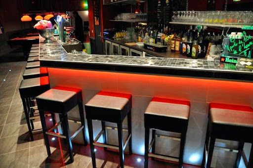 Eight Ball Cafe Fontainebleau Destimap Destinations On Map