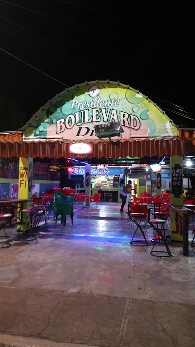 Photos of El Boulevard Disco