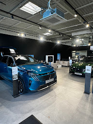 Photo n°39 de PEUGEOT STELLANTIS &YOU REZE à Rezé (Vendeur de voitures d'occasion)