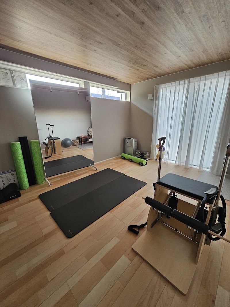 tomoPilates~ﾎﾘｽﾃｨｯｸｹｱ~