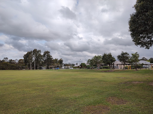 Pincally Crescent Park - Thumbnail