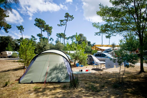 Photo de Camping Huttopia Oléron Les Pins à Saint-Trojan-les-Bains (17370)