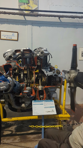 Opinii despre Musée de l'Aéronautique Navale în Saintes - Musée