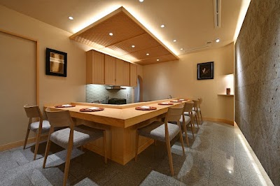 日本料理 神楽坂くろす